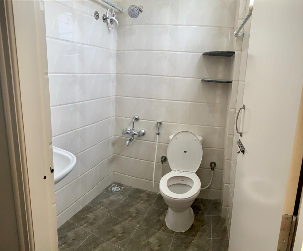 Bathroom 1 - Nivi 91 PG
